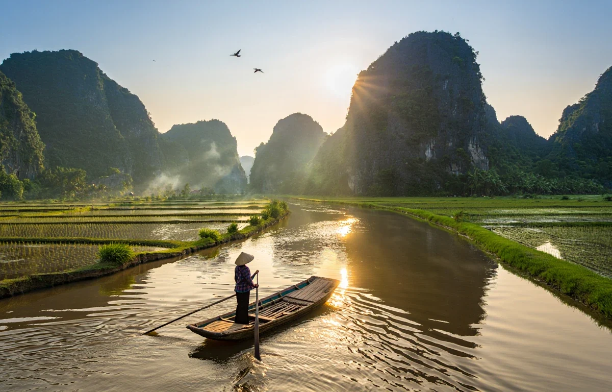 Baie de Ha Long terrestre : ce joyau méconnu du Vietnam qui rivalise avec l'original