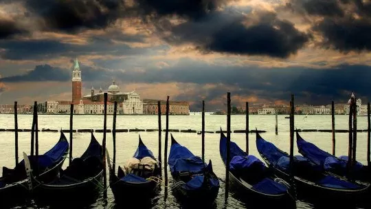 Vous visitez Venise ? Tout savoir sur les gondoles !