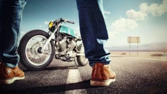 Voyage en Moto : Quel équipement emporter ?