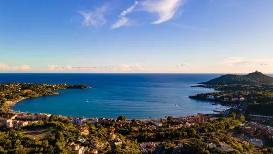 Comment organiser facilement son voyage touristique sur la Côte d'Azur ?