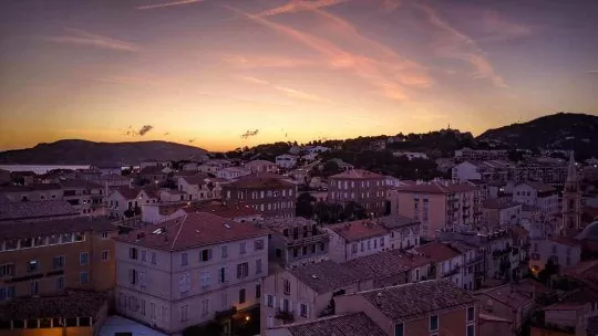 Aéroport de Calvi : Vols, Services et Conseils pour votre voyage en Corse