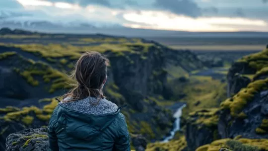 L'Islande à pied : pourquoi la randonnée révèle les plus beaux secrets de l'île