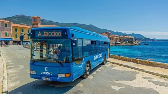 Bus Ajaccio : comment se déplacer facilement en Corse ?