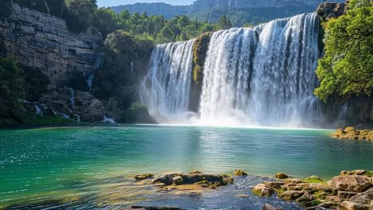 La Cascade de la Vis : Découvrez tout ce qu’il faut savoir sur ce joyau naturel