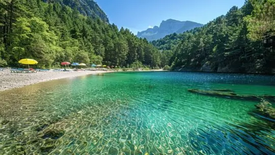 Lac du Carla Bayle : ce petit paradis de l'Ariège qui rivalise avec les Alpes