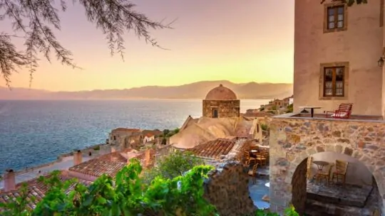 La Grèce autrement : îles secrètes, sites antiques et plages de rêve