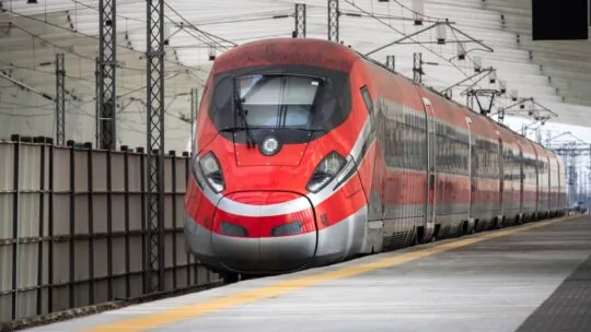 Voyager entre Paris et Milan : le train grande vitesse à l'italienne